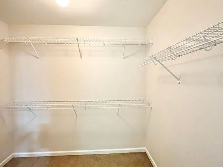 240 Summer Hill Way — Photo 8