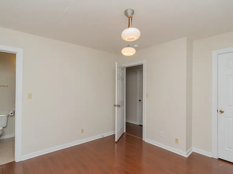 513 Central Ave #B — Photo 16