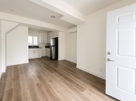 2036 Chariton St.