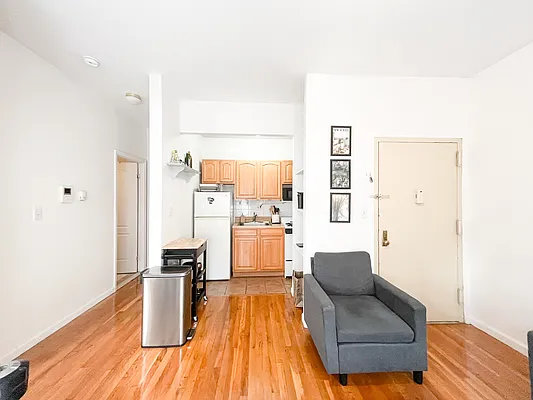 Rented by Metropolitan Property Group | media 6