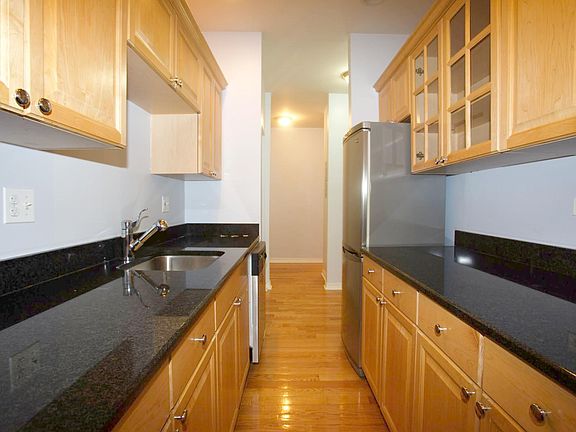 2nd image of 2649 N Kedzie Ave APT 2B