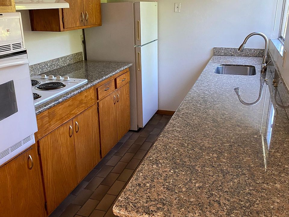 1st image of 121 Kent Ave #11