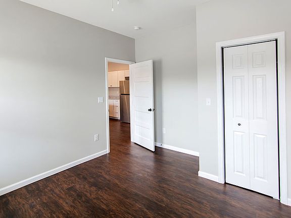 5th image of 33 Michigan Ln