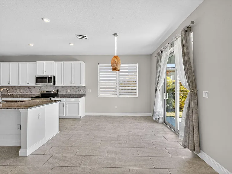 10916 SW Robbia Way — Photo 12