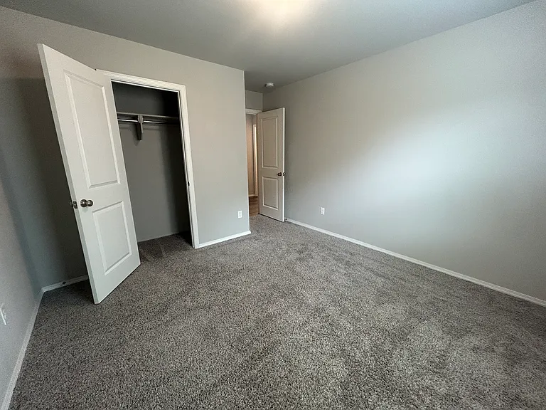 1502 E Utica Pl — Photo 31