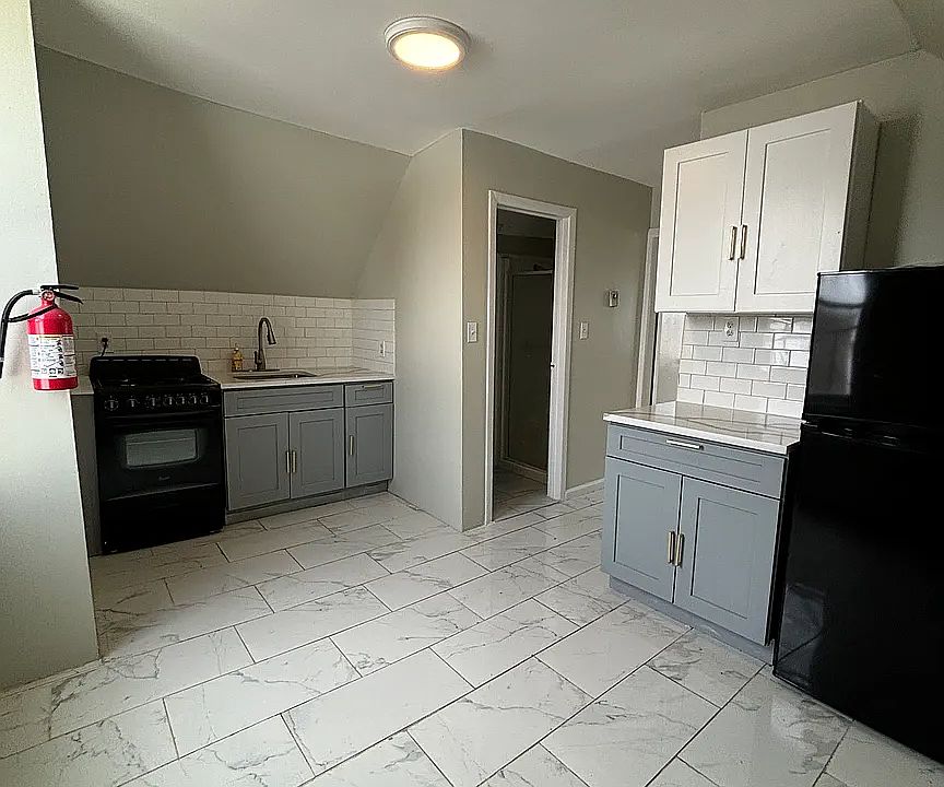 2nd image of 360 Grove St #5C