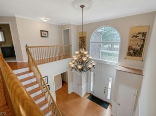1 Bell Ct, Chester Twp., NJ 07930