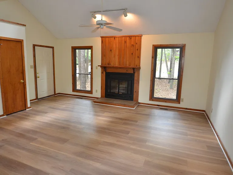 17 Frances St — Photo 10