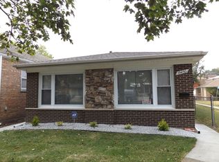 10450 S Rhodes Ave, Chicago, IL 60628