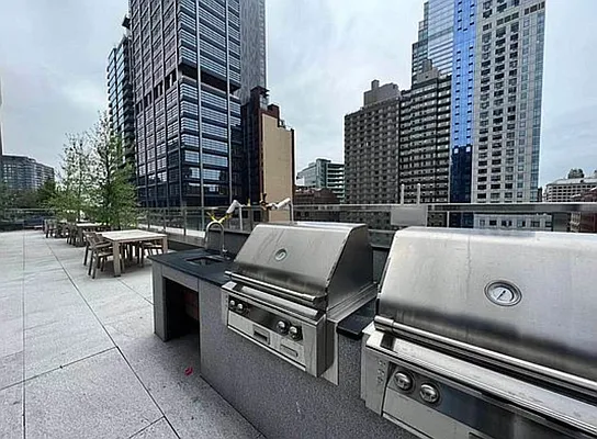 Rented by E Realty International Corp | media 52