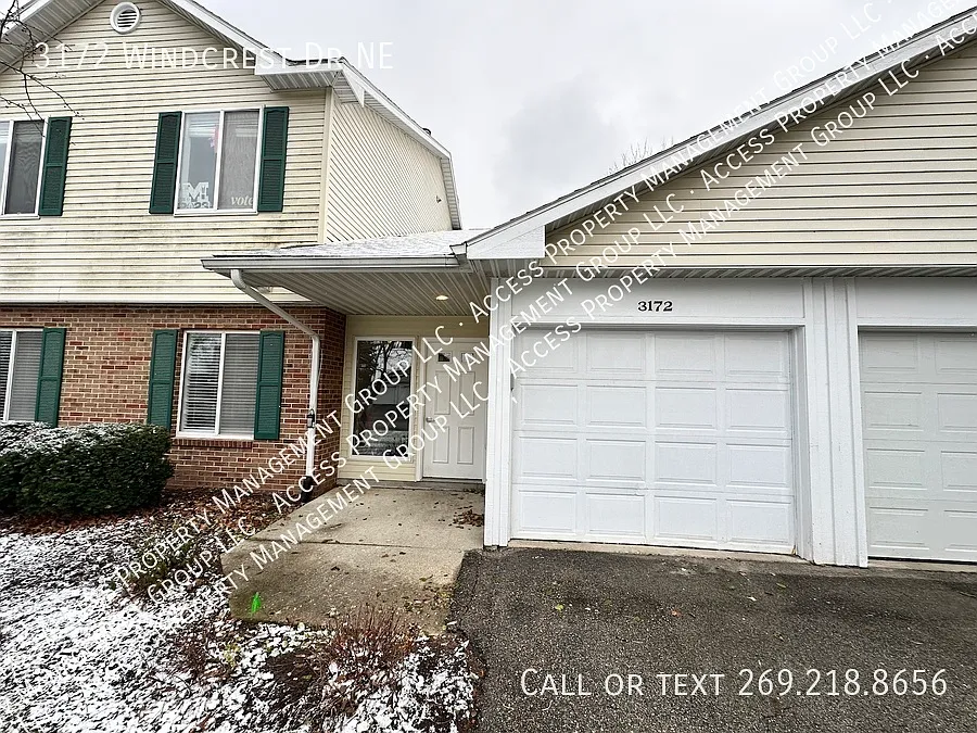 3172 Windcrest Dr NE photo 1