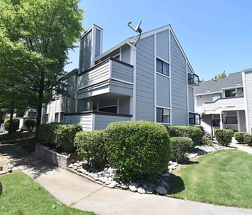 7401 Auburn Oaks Ct #L Photo 1