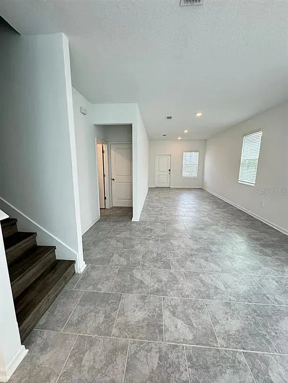 3 bed, 2.5 bath, 1888 sqft, $2,000 — Photo 4