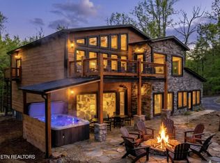 2215 Sawmill Branch Dr, Sevierville, TN 37862