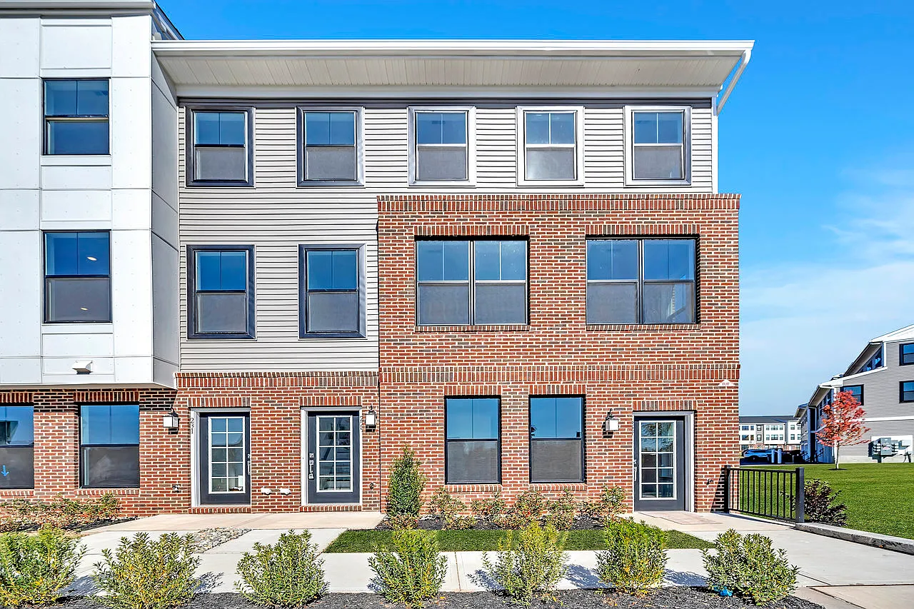 3 bed, 2129 sqft, $3,500 — Photo 1