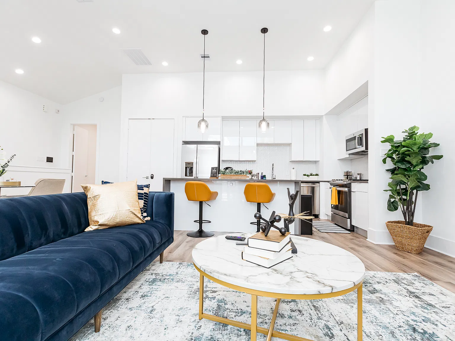 3 bed, 2.5 bath, 1661 sqft, $3,000 — Photo 4
