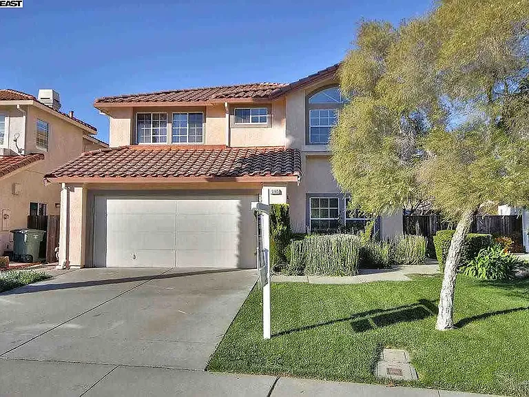 5165 Rose Way — Photo 1