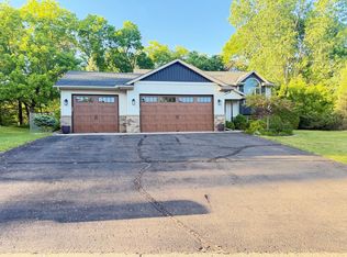 2533 Montana Ave E, Maplewood, MN 55119