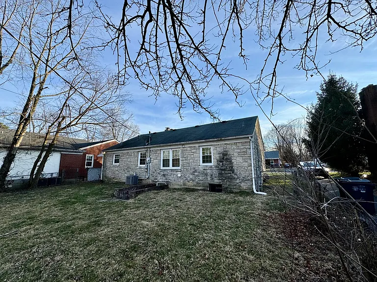 479 Stratford Dr — Photo 45