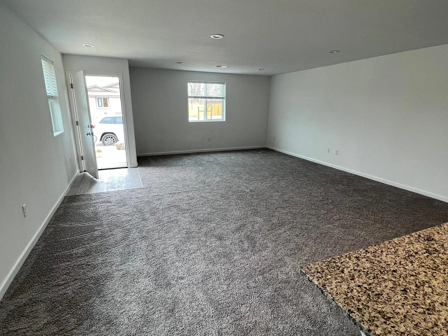 4 bed, 1565 sqft, $2,400 — Photo 3
