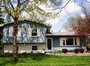 318 Birchdale Rd, Perrysburg, OH 43551