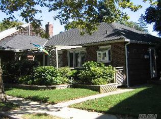 12 Curley St, Long Beach, NY 11561