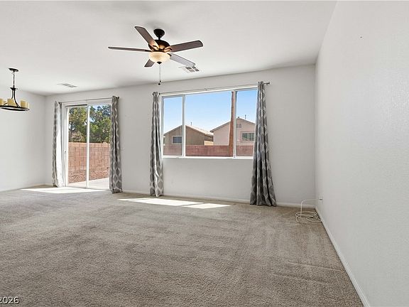 5th image of 304 Sonoma Valley St