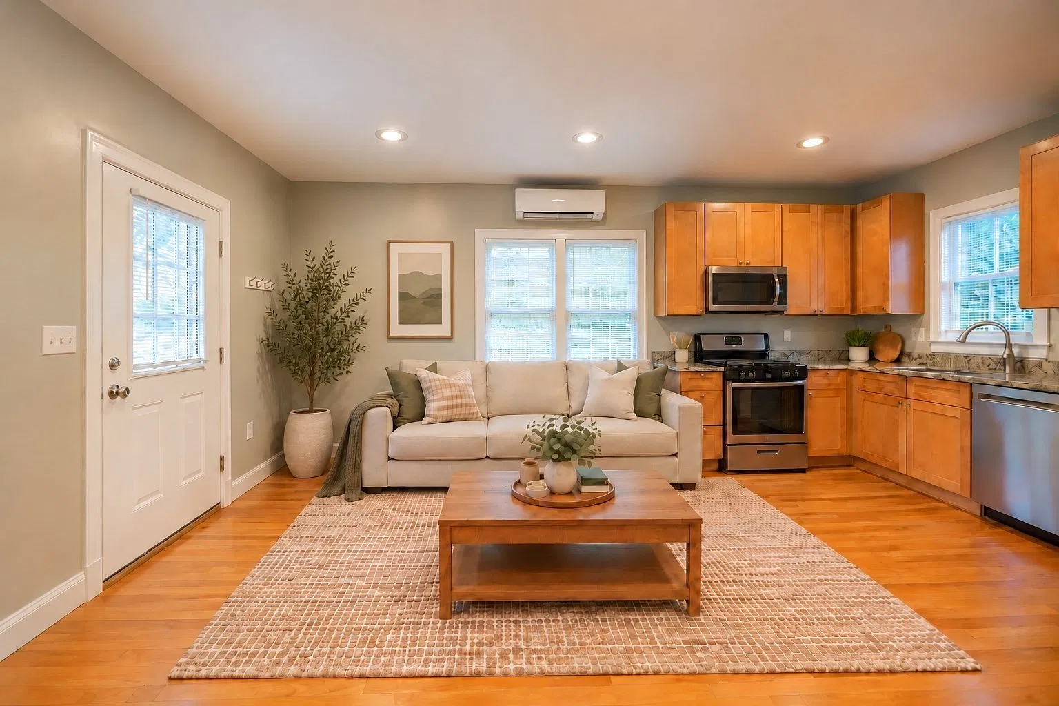 1 bed, 1.0 bath, 650 sqft, $2,500 — Photo 2