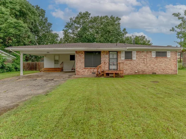 306 Walnut Dr, Paragould, AR 72450