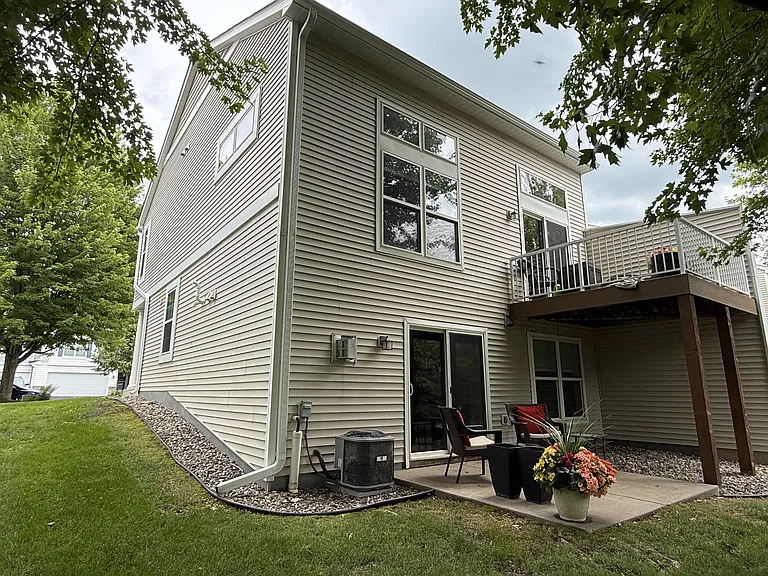 10651 Pond Curv — Photo 19