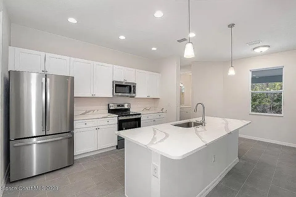4 bed, 2030 sqft, $2,600 — Photo 4