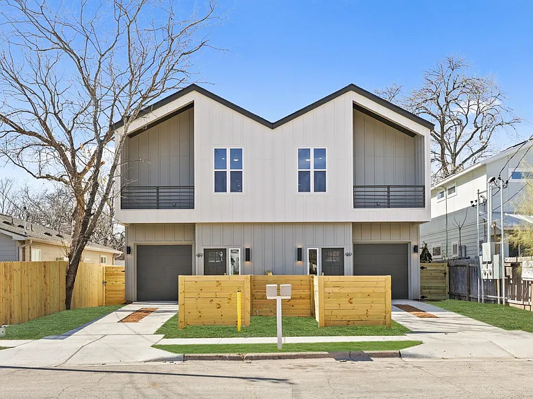 4801 Sara Dr #B — Photo 2