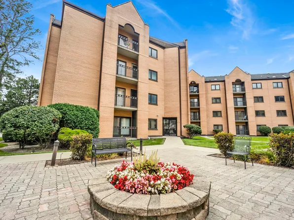7420 W Lawrence Ave Unit 411, Harwood Heights, IL 60706