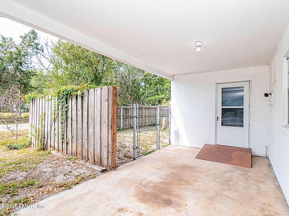 4th image of 9916 S GLEN Avenue
