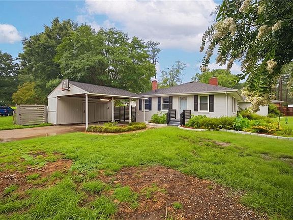 3rd image of 2101 Sterling Point Dr