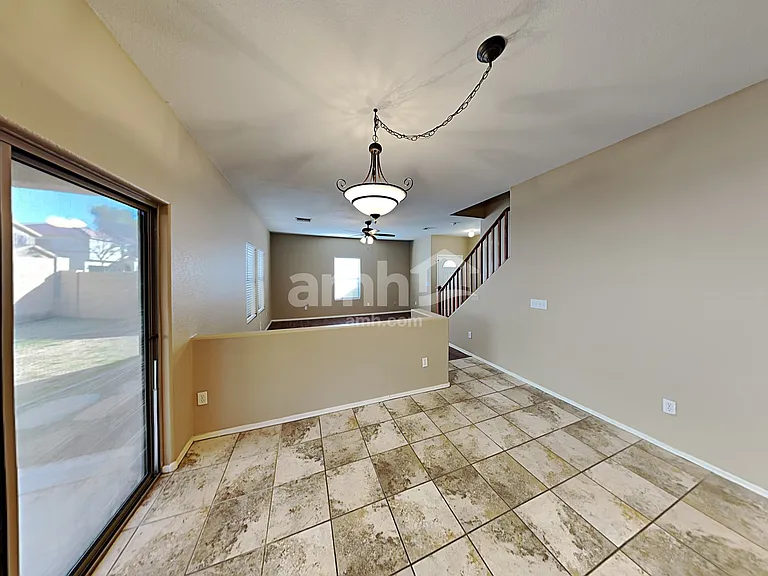 8462 E Lindner Ave — Photo 4