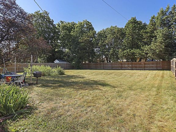 4th image of 217 W Geneva STREET