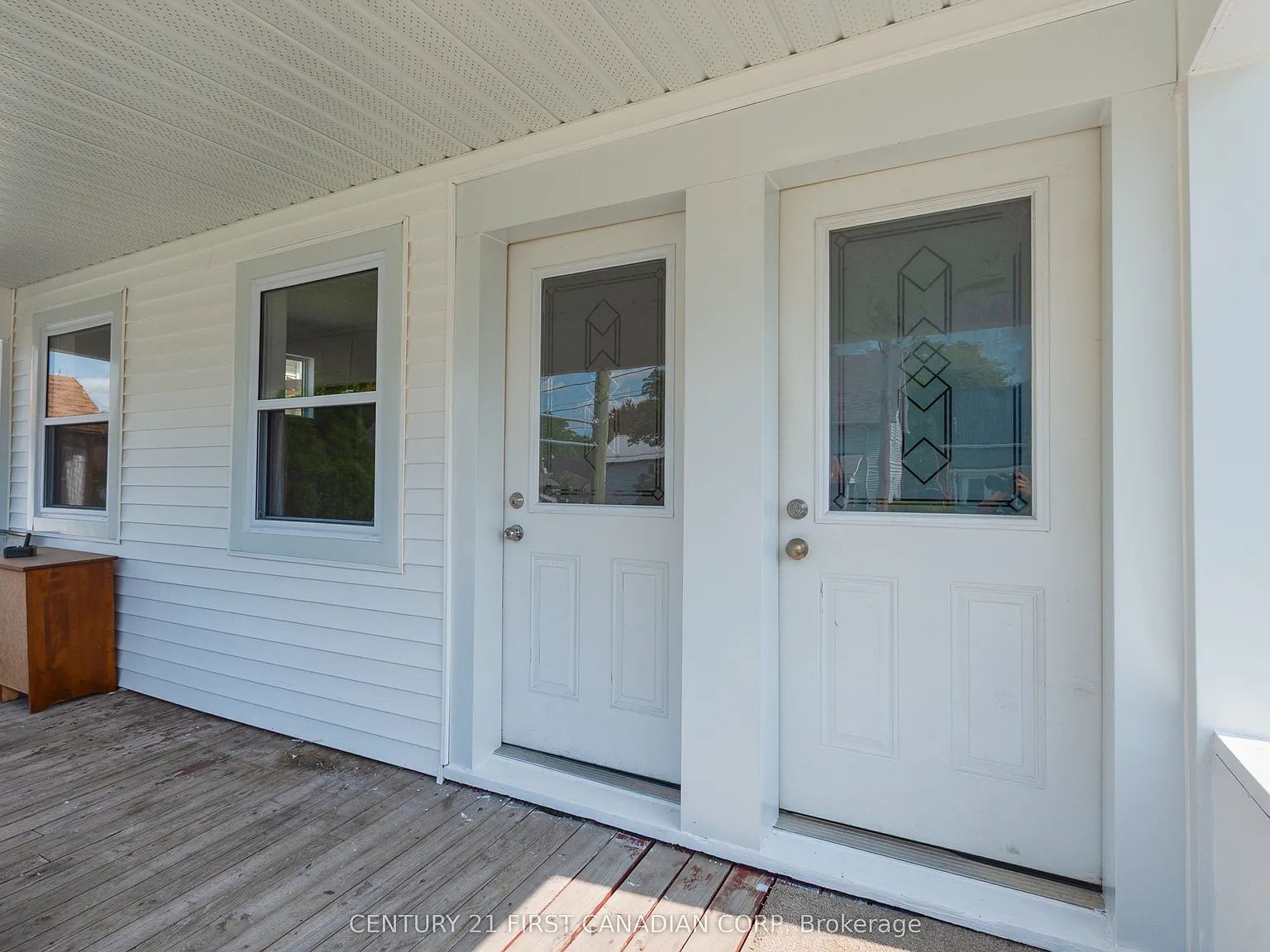 3 bed, $2,000 — Photo 2