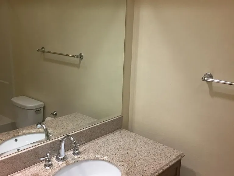 21529 Saticoy St #103 — Photo 12