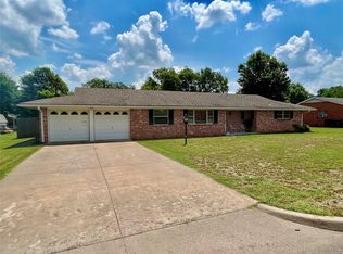 1306 SE Swan Dr, Bartlesville, OK 74006
