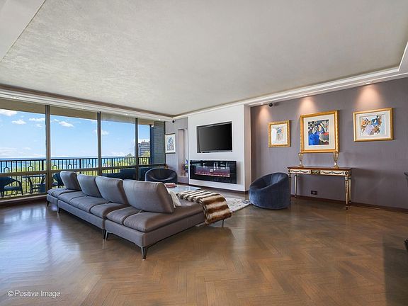 3rd image of 1040 N Lake Shore Dr APT 7C