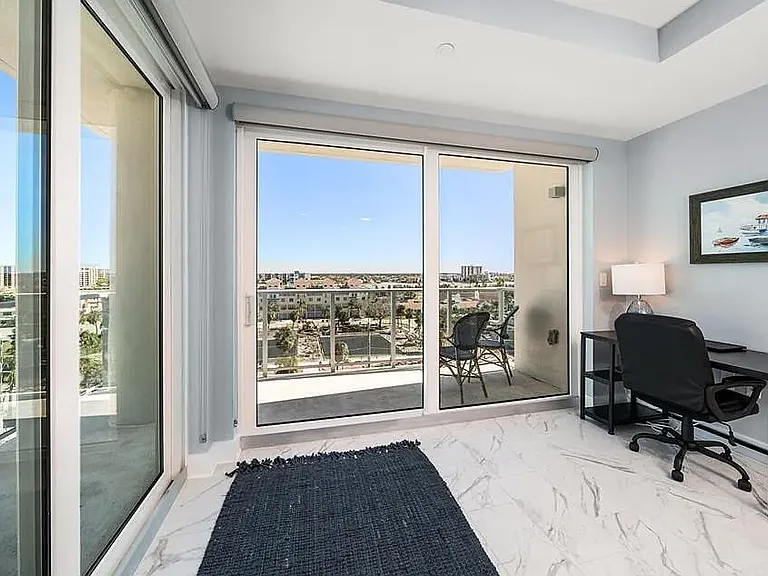15 Avalon St #704 — Photo 38