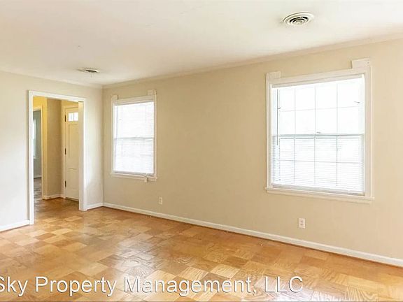 4th image of 1300 W Beechwood Ave