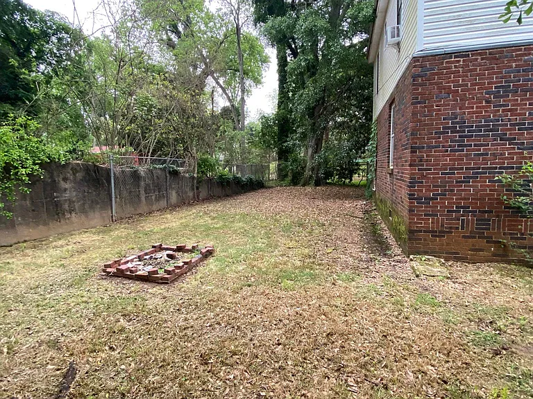 226 W Mattielou St — Photo 16