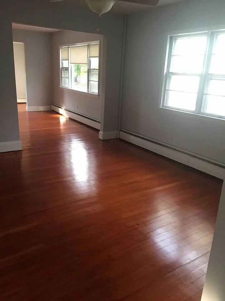 3 bed, 1950 sqft, $3,500 — Photo 2