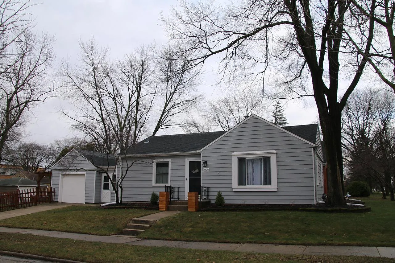 8129 West Chambers STREET photo 1