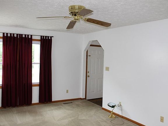 4th image of 58 Althea Ave