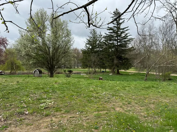 215 Prairie River Dr, Coldwater, MI 49036