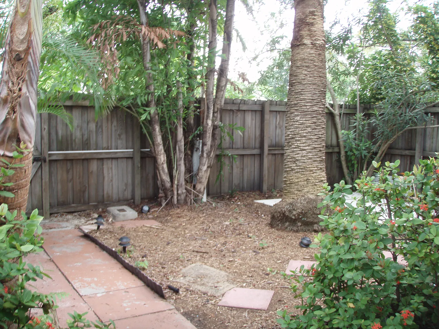 2 bed, 900 sqft, $1,995 — Photo 4