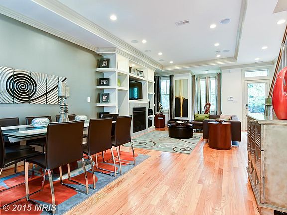Living Room/Dining Room